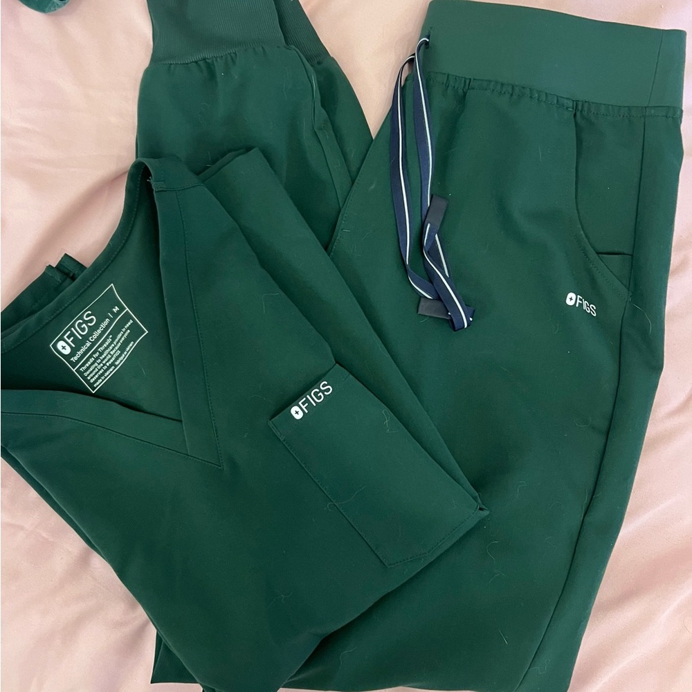 Figs British Racing green Two-Piece Scrub Set
